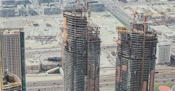 Emirati Arabi Uniti: nuova legge sul lavoro